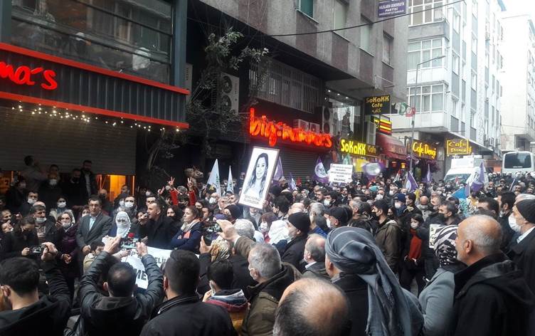 Saldırgan ilk ifadesinde kafayı çekip bastım, HDP ise, saldırganın ifadesi gerçeği yansıtmıyor