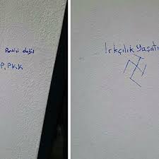 CHP il binasına kimliği belirsiz kişi veya kişilerce, ‘Kahrolsun HDP, PKK’, ‘CHP Atatürk’ün partisi değil’ ve ‘Irkçılık yaşatır’