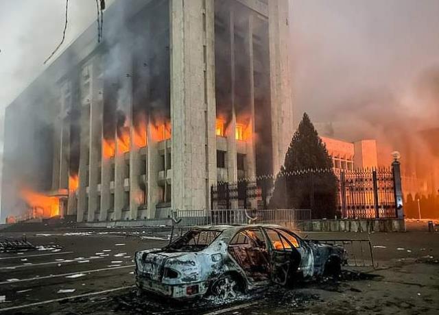 Protestoların iç çatışmaya dönüştüğü Kazakistan’da art arda 3 patlama!