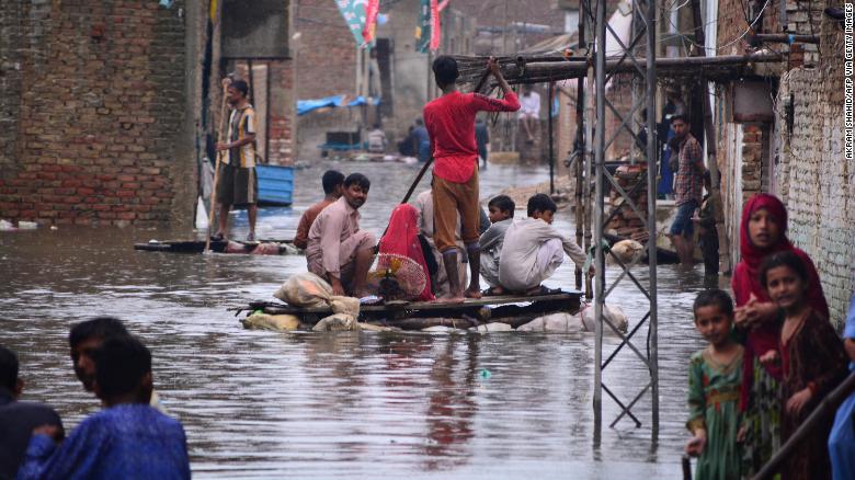 Pakistan’da sel felaketi: 1000’den fazla kişi öldü, yetkililer uluslararası yardım çağrısı yaptı