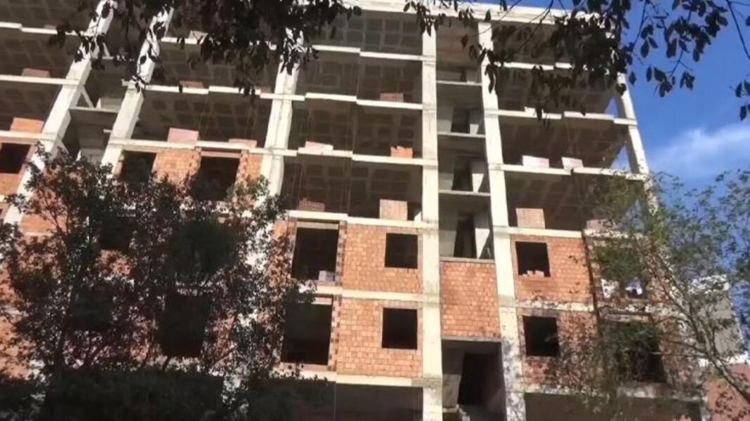 İnşaatta çalışan 15 yaşındaki çocuk 6. kattan düşerek yaşamını yitirdi