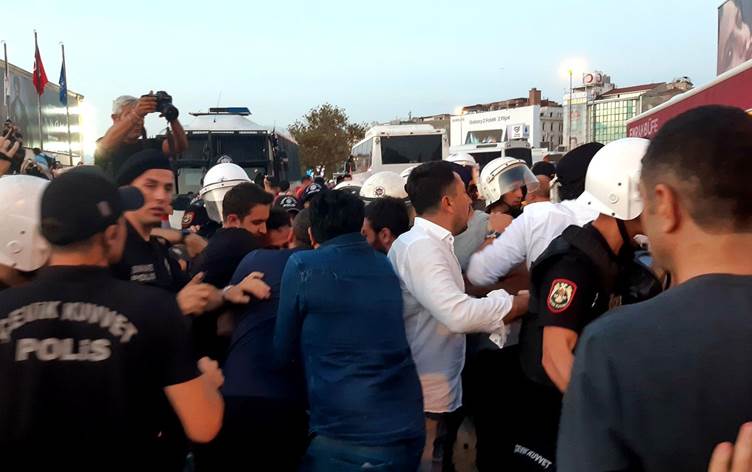 Açıklama yapmak isteyenlere müdahale: Çok sayıda HDP’li gözaltına alındı