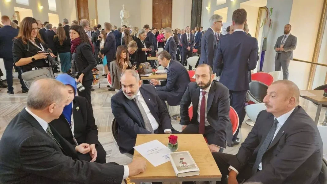 Erdoğan, Azerbaycan lideri Aliyev ve Ermenistan Başbakanı Paşinyan ile Prag’da görüştü
