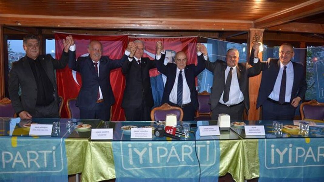 Aralarında eski bakan ve MHP’li bir ismin de yer aldığı 250 kişi İYİ Parti’ye geçti