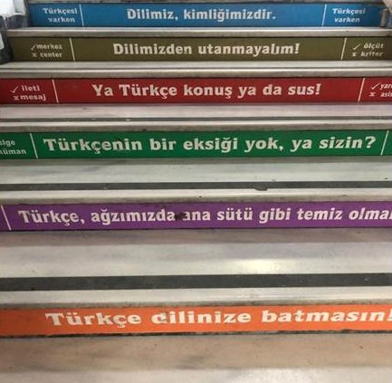 Okul merdivenine ‘Ya Türkçe konuş ya da sus’ yazıldı
