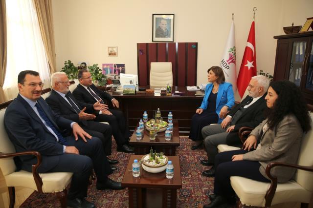 CHP’den AK Parti’ye HDP tepkisi: Soyunduğunuz yerde giyineceksiniz