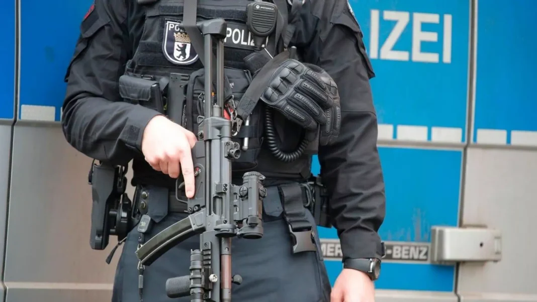 Almanya’nın Düsseldorf’ta tehdit nedeniyle Noel pazarları kapatıldı