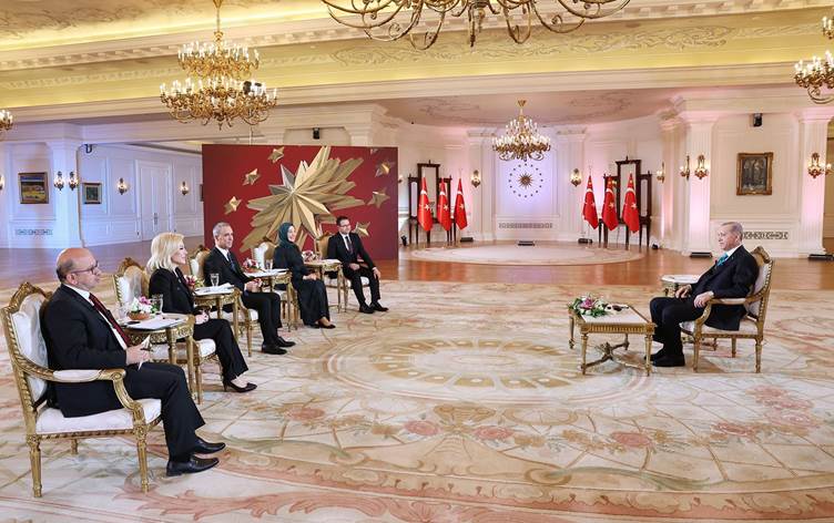 Erdoğan: Demirtaş ve Öcalan’ı kurtarmaktan bahsediyorlar