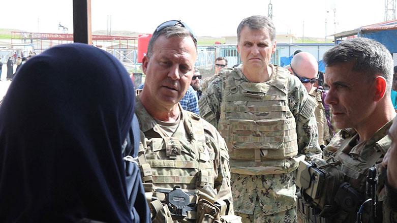 CENTCOM Komutanı, SDG yetkilileriyle görüşüp IŞİD’lilerin tutulduğu yerleri ziyaret etti