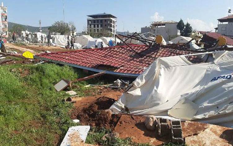 Maraş’ta hortum: Ölü ve yaralılar var