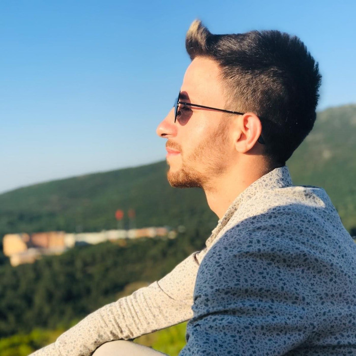 İstediği türküyü çalmayan sokak müzisyenini öldürdü
