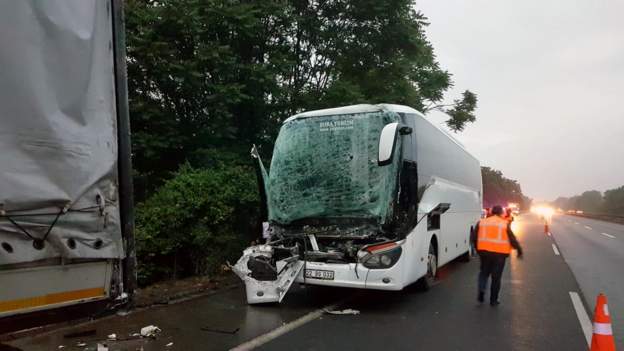 Oy kullanmak için Ordu’ya giden AKP’li seçmenlerin otobüsü İstanbul’a dönüş yolunda kaza yaptı
