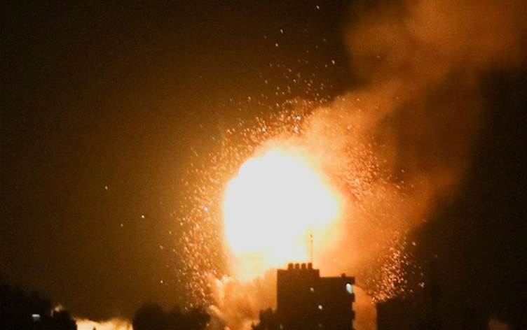 İsrail, Gazze’de Hamas’ın mevzilerini bombaladı