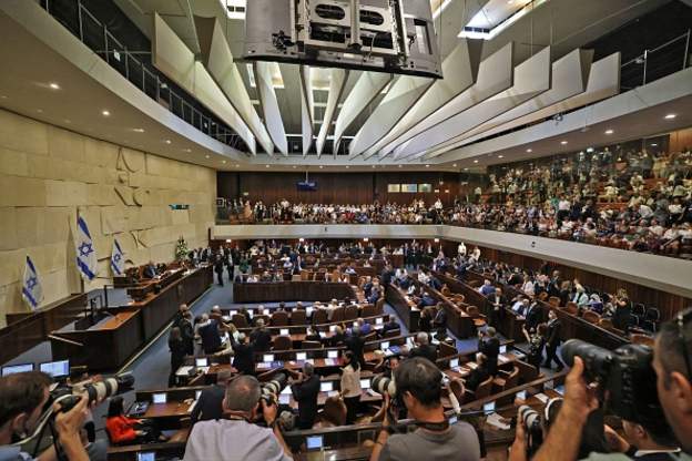 İsrail Başbakanı Netanyahu ve muhalefet lideri Gantz ‘olağanüstü hal hükümeti’ kurmak üzere anlaşmaya vardı