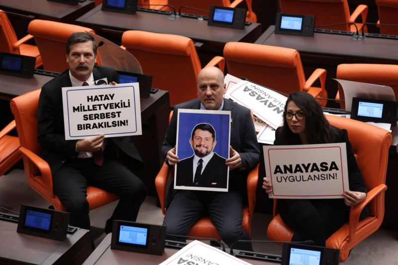 Can Atalay’ın milletvekilliğinin düşürülmesi kararının bugün Meclis’te okunması bekleniyor