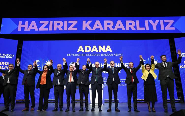 Erdoğan, AKP’nin 48 belediye başkan adayını açıkladı