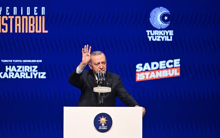 AKP İstanbul’da 39 ilçe adayını açıkladı