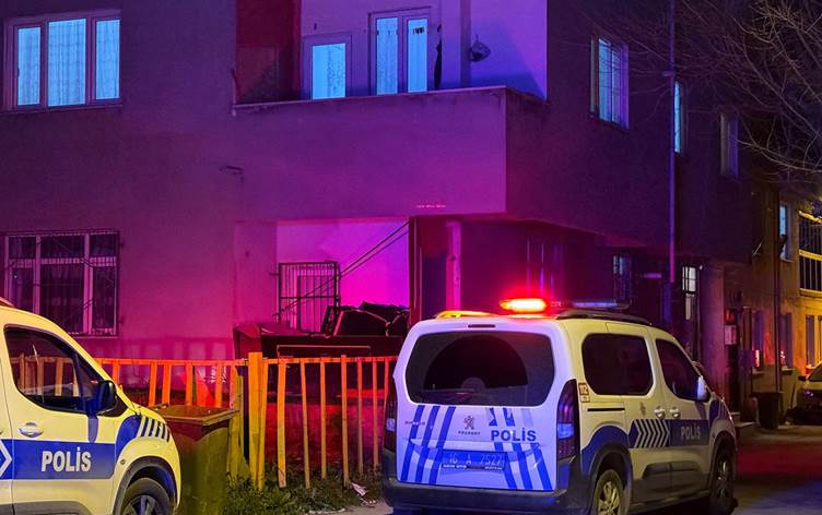 19 yaşındaki genç anne babasını ve kardeşini öldürdü