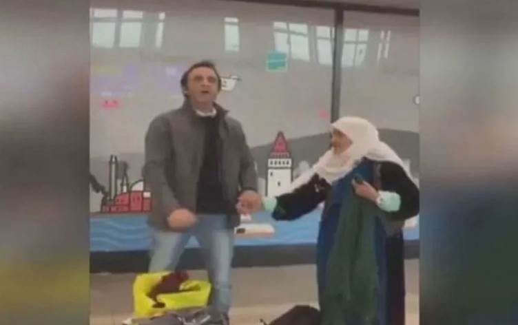 ‘Annem Türkçe bilmediği için havaalanında bekletildi’ diyen Memduh Çalışan gözaltına alındı