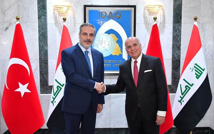 Irak Dışişleri Bakanı Hüseyin Bağdat’ta Türk Dışişleri Bakanı Hakan Fidan ile görüştü