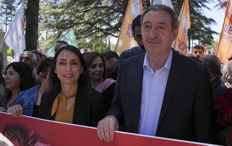 Nedim Şener ‘27 belediyeye kayyım atanabilir’ dedi, Tuncer Bakırhan cevap verdi