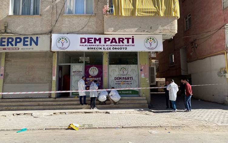 Birecik’te DEM Parti ilçe binasına silahlı saldırı düzenlendi