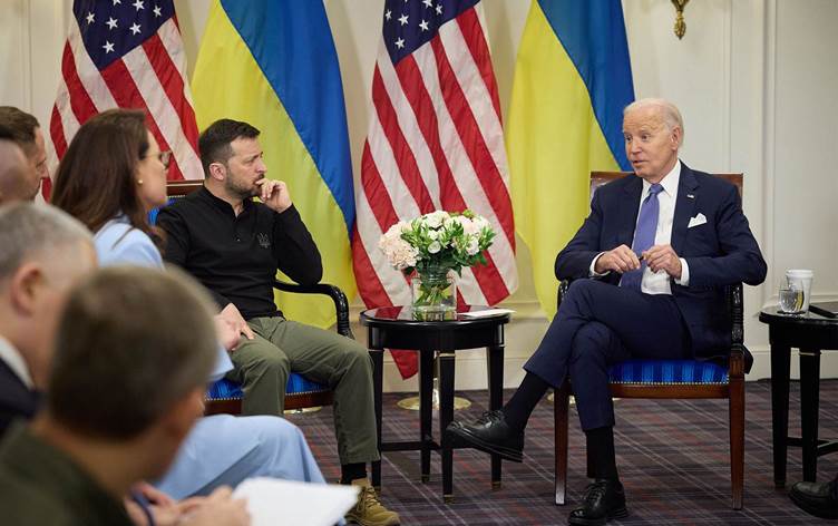 Zelenskiy ile Biden görüştü