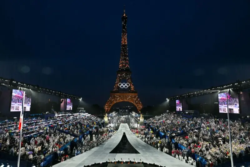Olimpiyatlar, Paris’te yağan yağmurun altında başladı