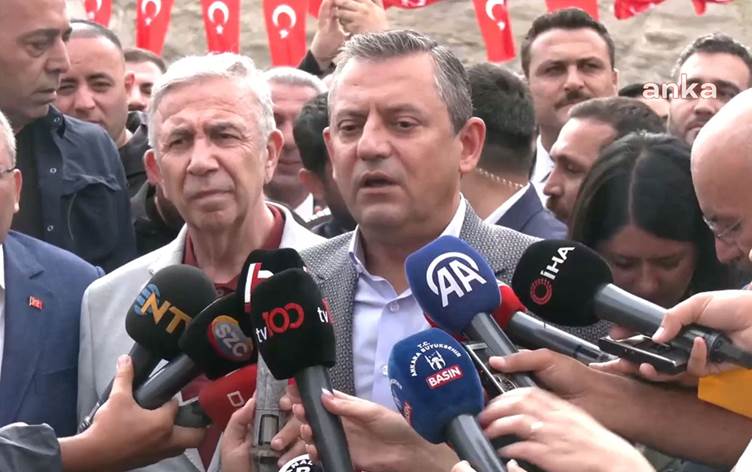 Özgür Özel’den Erdoğan’a sert sözler: Kadına şiddet uygulayan adamı savunuyor