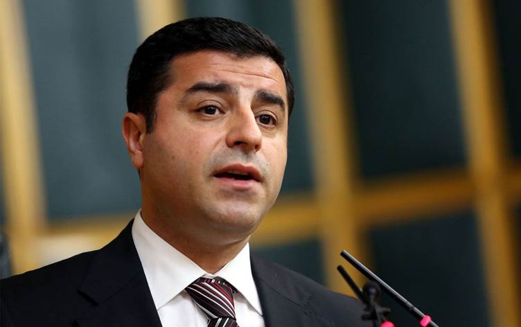 Selahattin Demirtaş, saldırıyı kınadı “Sorunların siyaset yoluyla çözülmesini kanla kesmeye çalışıyorlar”