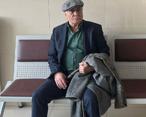 Sivil itaatsizlik eylemi başlatan siyasetçi ve yazar Mahmut Alınak kimliğini beyan etmedi, ifade vermeyi ret etti