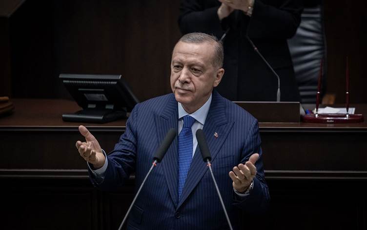 Erdoğan: Silahı aradan çıkaralım, birbirimize sıkıca sarılalım