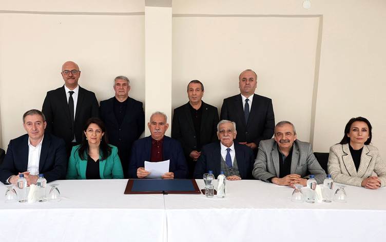 Öcalan’ın çağrısı Kürtlere soruldu, işte sonuçlar