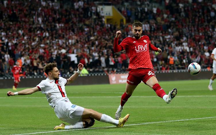 Bölge takımlarından Vanspor 1. Lige yükseldi