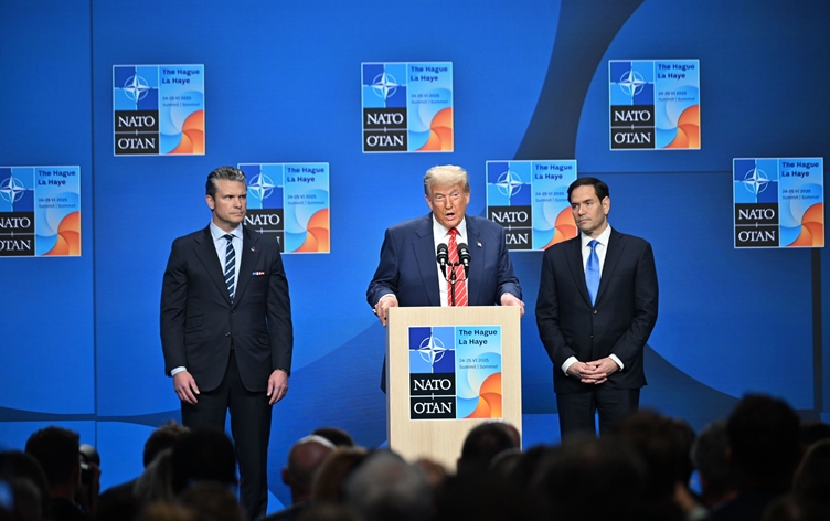 Trump NATO Zirvesi’nde konuştu: Nükleer tesislerini tamamen imha ettik, İran petrolle ilgilensin
