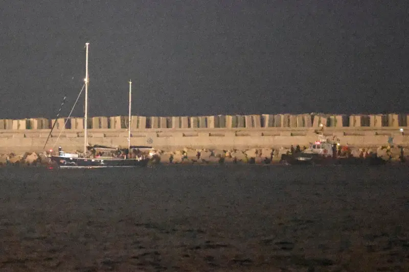 Gazze’ye yardım taşıyan tekne İsrail’in müdahalesiyle Aşdod limanına çekildi