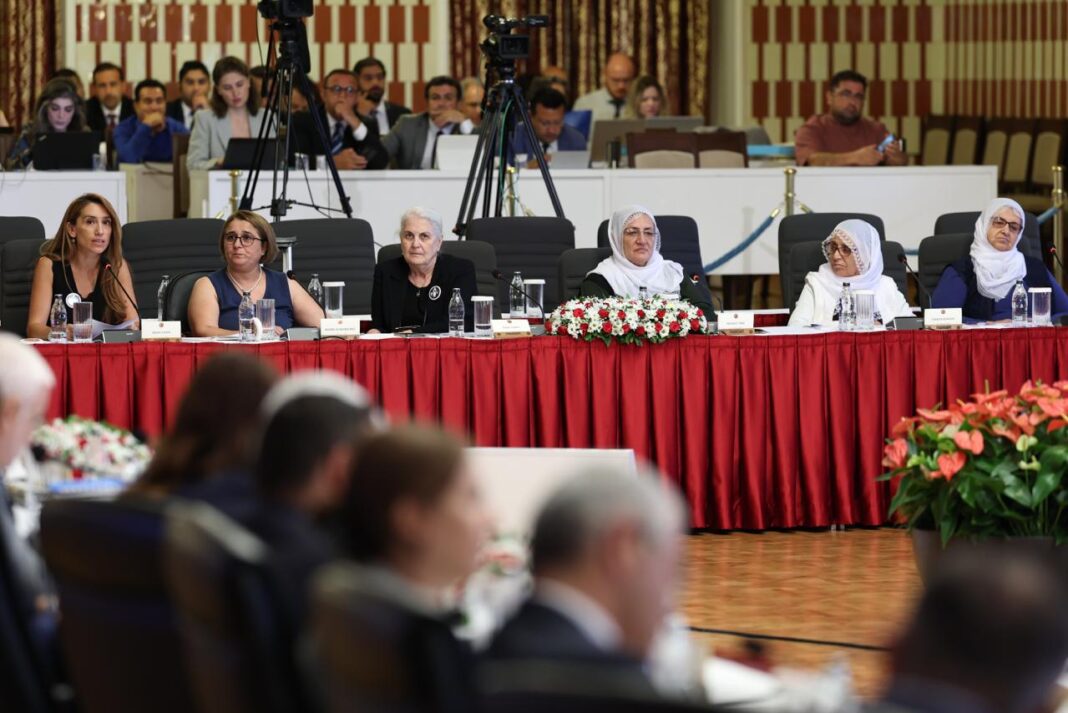 Beyaz tülbentliler Meclis’te: En çok ölenler, barışı en çok isteyenler