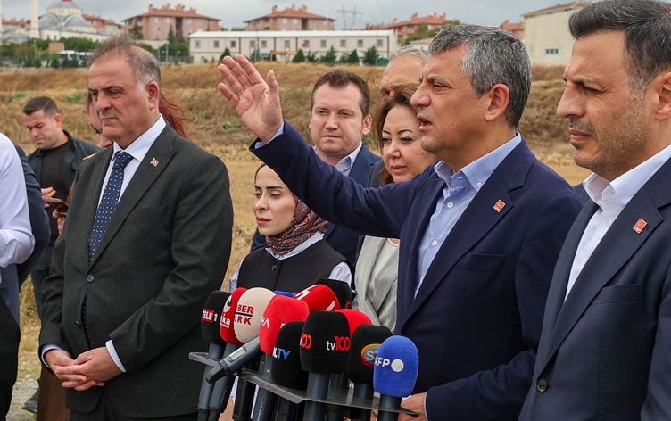 Özgür Özel: Trump beni o kadar övsün yerin dibine girerim