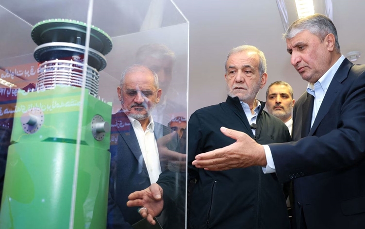 ‘İran masaya ‘11 atom bombası’ ile oturdu’