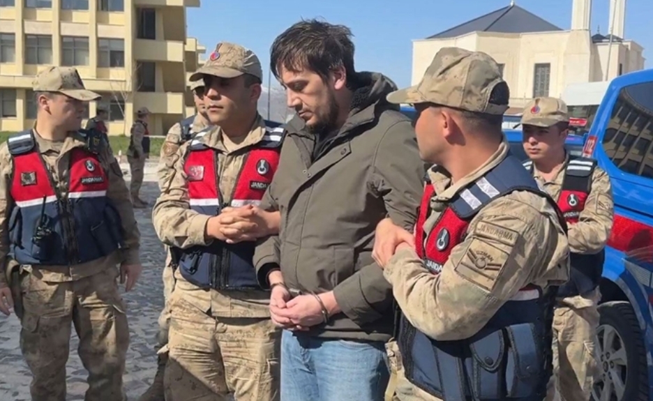 SİM karttaki verileri sildiği belirtilen eski polis: Verilerin benden silinmesi istendi