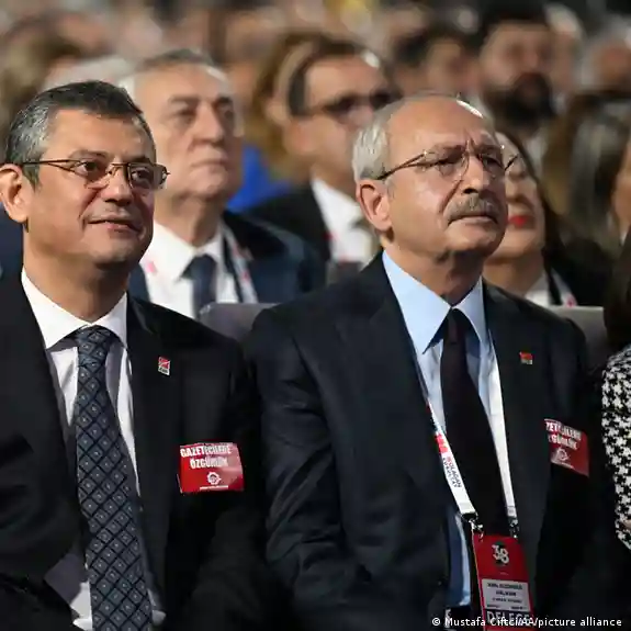 CHP’de Özel ve Kılıçdaroğlu grup toplantısını iptal etti